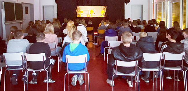 Marionettentheater Bille aus Leipzig zu Gast in Egelner Schule